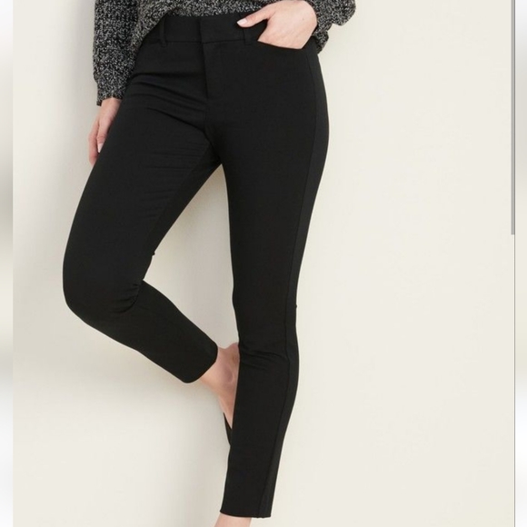Old Navy Pants & Jumpsuits Old Navy Pixie Mid Rise Ankle Crop Black